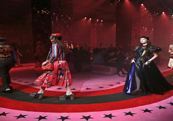 ss17 gucci milan fashion week 21/09/2016 stage person human leisure activities crowd dance pose